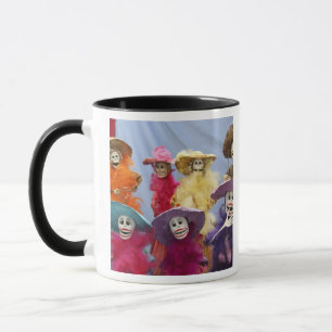 Caneca México. Catrinas esqueléticas, figuras celebrando