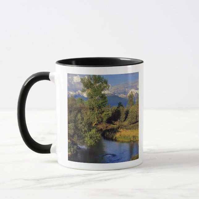 Caneca Mission Creek no National Bison Range em (Esquerda)