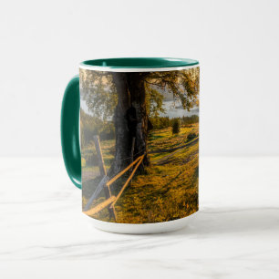 Caneca Misty Dawn em uma Floresta