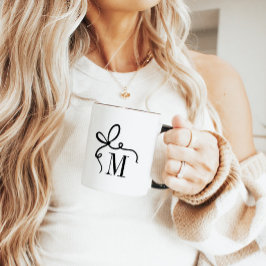 Caneca Monograma de Arco Desenhado à Mão Personalizado