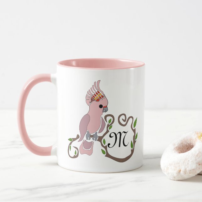 Caneca Monograma de Cockatoa Rosa Whimsical (Com Donut)