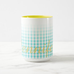 Caneca monograma do padrão de gingham de turuquesa de chi