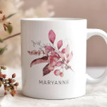 Caneca Monograma Floral Mágico de inverno Mug de café<br><div class="desc">Florais de cor d'água com o tema do inverno em tons de vermelho pareados com um nome personalizável em uma fonte elegante. Veja na nossa loja mais designs de caneca de café.</div>