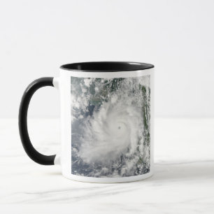 Caneca Movimentos de Giri do ciclone em terra sobre Burma