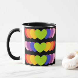 Caneca Mug com Corações Arco-Íris em Fundo Negro