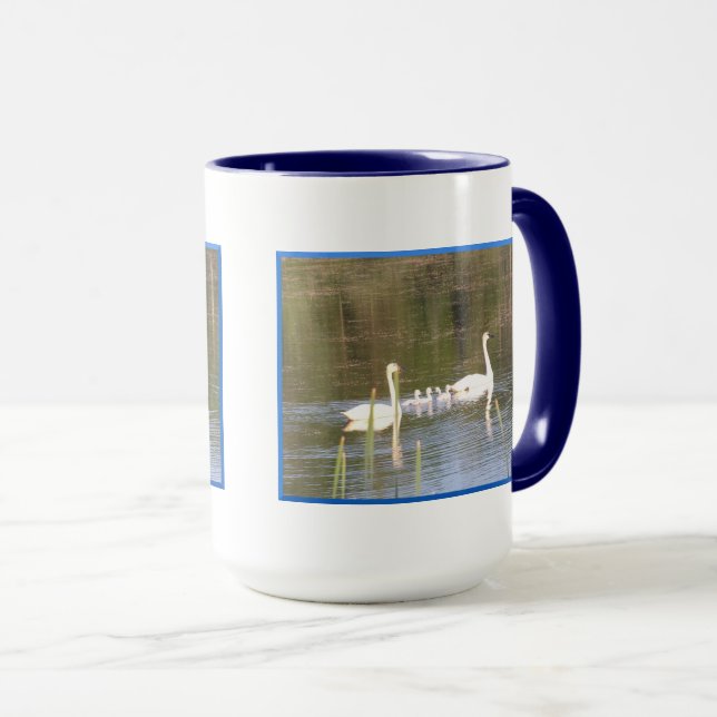 Caneca Mug da Família Swan Branca (Frente Esquerda)