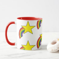 Mug de café com arco-íris e estrelas amarelas 