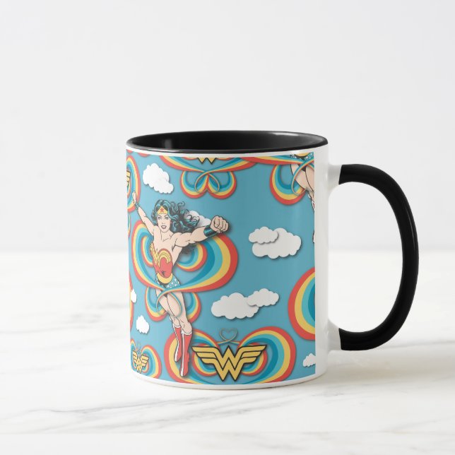 Caneca Mulher Maravilha Voando Alto Padrão (Direita)