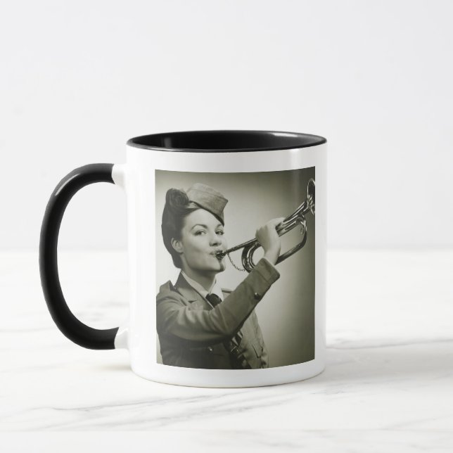 Caneca Mulher no uniforme do soldado (Esquerda)