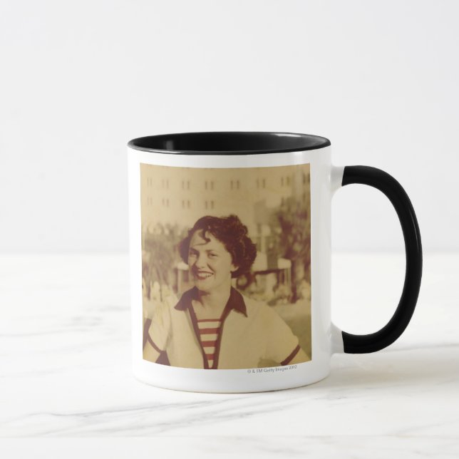 Caneca Mulher que senta-se fora (Direita)