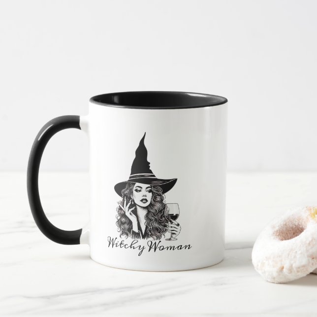 Caneca Mulher Testemunha, Bruxa Elegante Negra Segurando  (Com Donut)