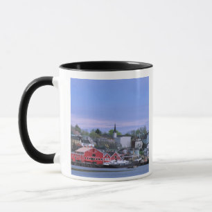 Caneca N.A. Canadá, Nova Escócia. Uma vista de Lunenburg,