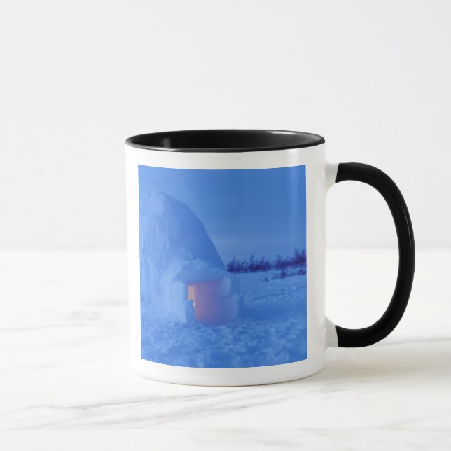 Caneca NA, Canadá, Manitoba, Churchill. Igloo ártico (Direita)