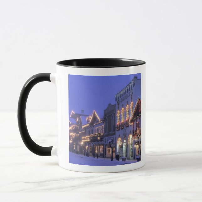 Caneca NA, EUA, Washington, Leavenworth. Rua Principal (Esquerda)