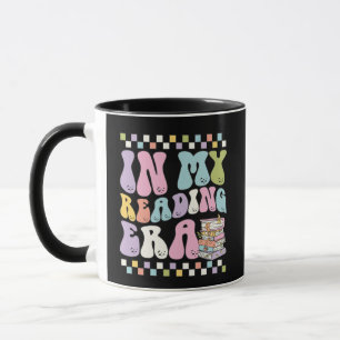 Caneca Na Minha Era de Leitura Pilha de Livros Retro Groo