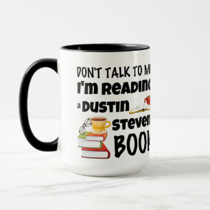 Caneca Não fale que estou lendo um livro do Dustin Steve