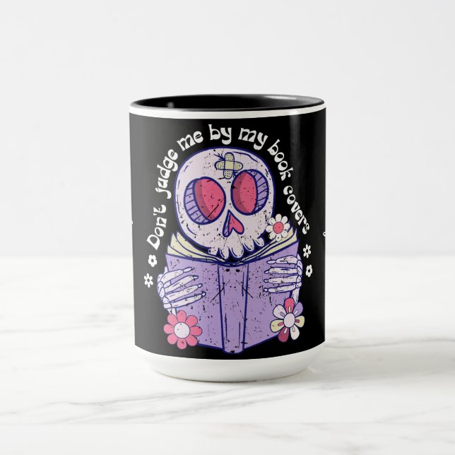 Caneca Não me julgue pelos meus Cobrir. Amante de livros (Centro)