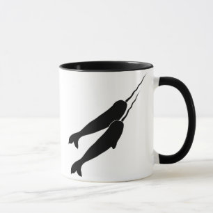 Caneca Narwhals bonito que nada junto a silhueta preta