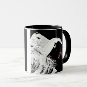 Caneca NASA Apollo 17 Astronauta Preto e Branco
