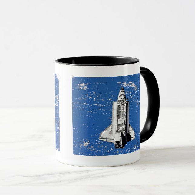 Caneca NASA Ônibus Espacial Discovery em Órbita da Terra (Frente Esquerda)