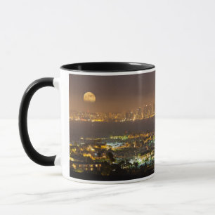Caneca Nascer da lua sobre a silhueta de San Diego