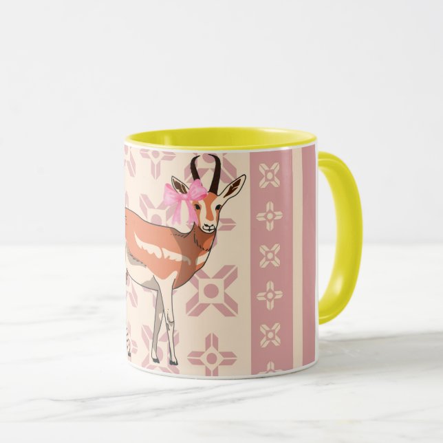 Caneca Natal Elegante com Padrão de Corça Rosa  (Frente Esquerda)