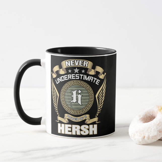 CANECA NEVER_UNDERESTIMATE_POWER_OF_A_HERSH (Com Donut)