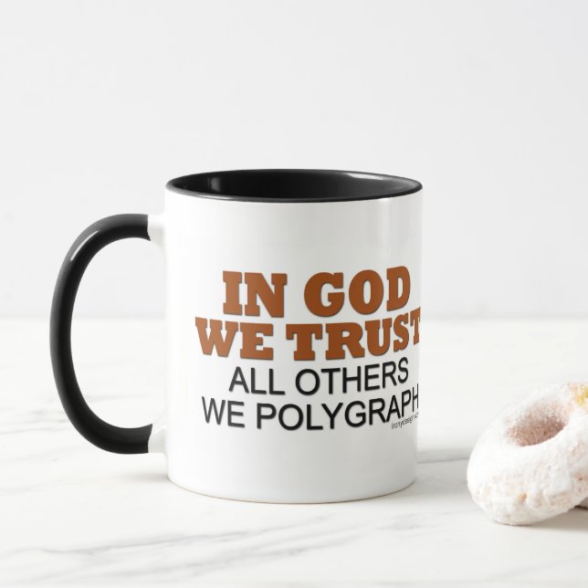Caneca No deus nós confiamos. Todos os outro nós (Com Donut)