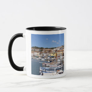 Caneca No porto da aldeia de Cassis. Pesca e
