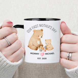 Caneca Nosso Primeiro Dia das Mães, Café Mamãe e Bebê Urs