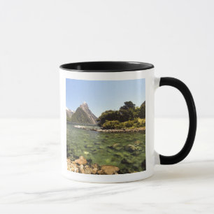 Caneca Nova Zelândia, Mitre Peak, & Rio Bowen entrando