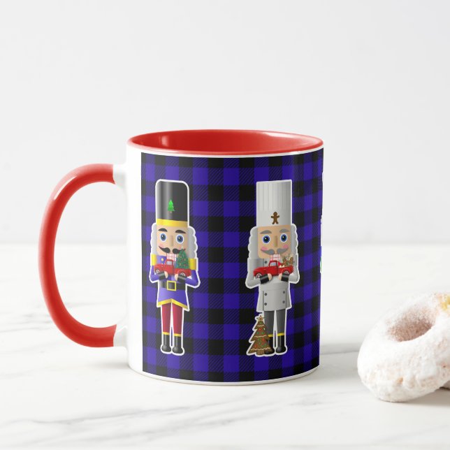 Caneca Nozes com Pequenos Caminhões Vermelhos (Com Donut)