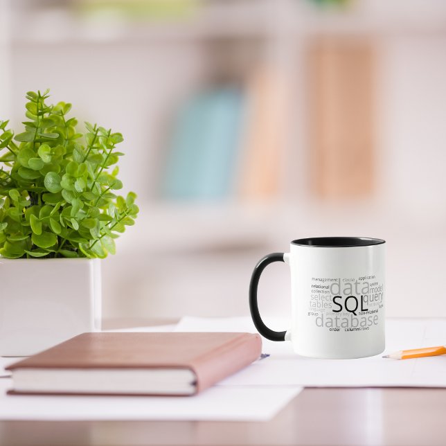 Caneca Nuvem de palavras de banco de dados SQL monocromát (Criador carregado)