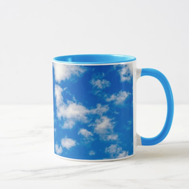 Caneca Nuvens Brancas Fluffy num Céu Azul (Direita)