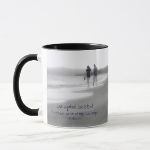 Caneca O amor é paciente O amor é bondoso Cor 13:4 Versíc