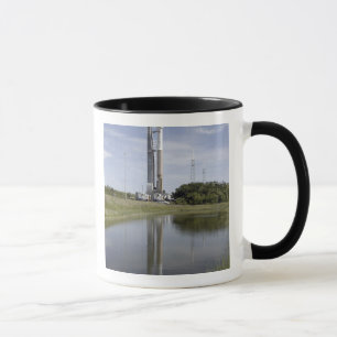 Caneca O Atlas V/Centaur chega na plataforma de lançament