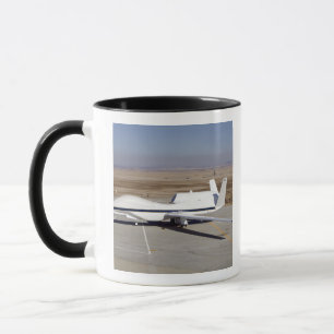 Caneca O avião não tripulado Global Hawk