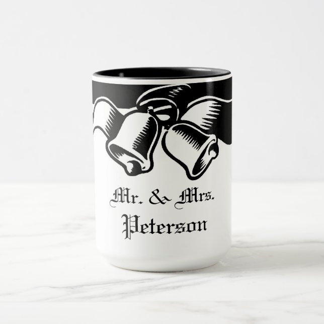 Caneca O Casamento Bells, Sr. E Sra. (Centro)