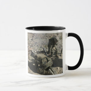 Caneca O cobrir de Mortarmen suas orelhas e evita seus