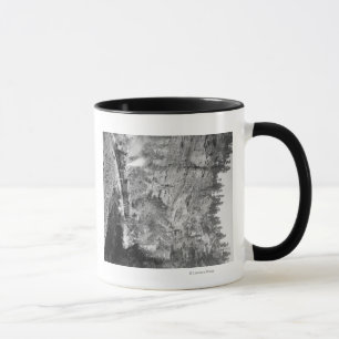 Caneca O comboio passa pelo Elk Canyon perto