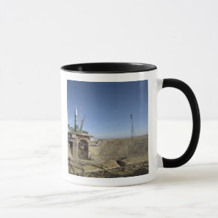 Caneca O foguete Soyuz é erguido na posição 5