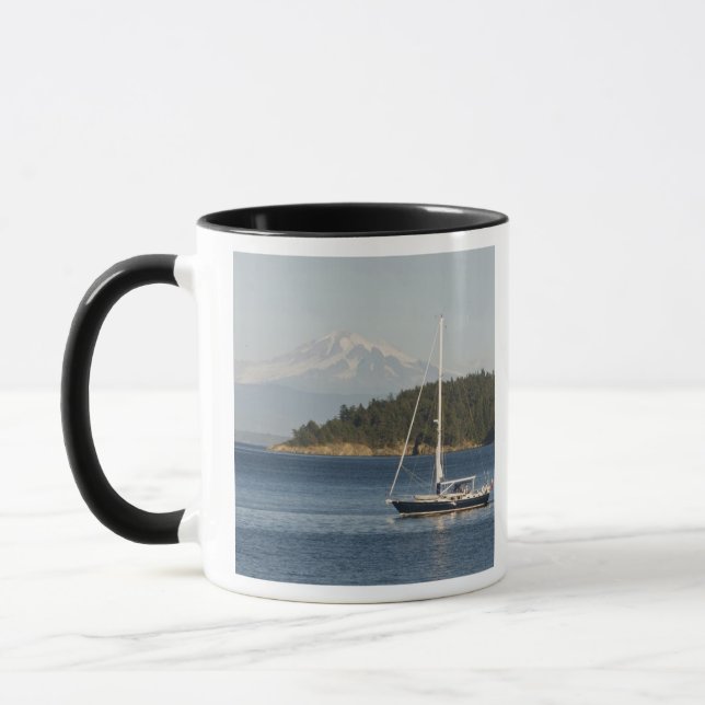 Caneca O Monte Baker domina a paisagem (Esquerda)
