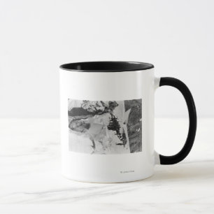 Caneca O Monte Rainier, montanhistas da geleira de WA