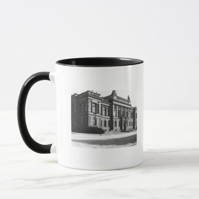 Caneca O palácio da delegação regional (Esquerda)