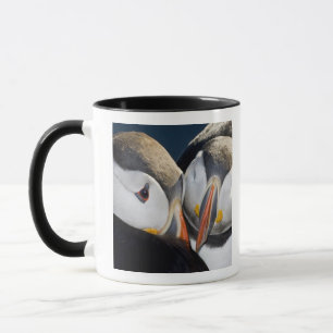 Caneca O Puffin Atlântico, um pássaro marinho pelágico