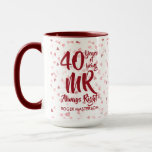 Caneca O Sr. Diversão 40º Aniversário da Ruby<br><div class="desc">O perfeito presente de aniversário de casamento do Sr. Always Right. Personalize com o nome e o ano do casamento. Um presente divertido,  único e personalizável para celebrar o aniversário de casamento de qualquer um. Projetado por Thisnotme©</div>