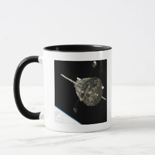 Caneca O telescópio espacial de Hubble na órbita acima 