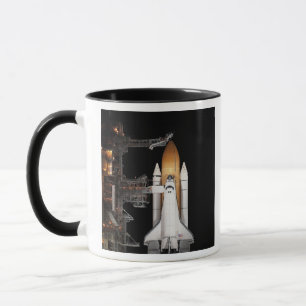 Caneca O vaivém espacial Atlantis senta pronto
