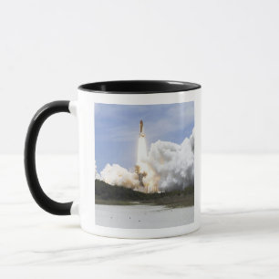 Caneca O vaivém espacial Atlantis tira 28