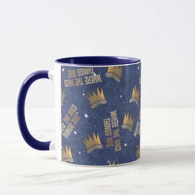 Caneca Onde Vivem os Monstros Padrão de Coroa e Estrelas (Esquerda)